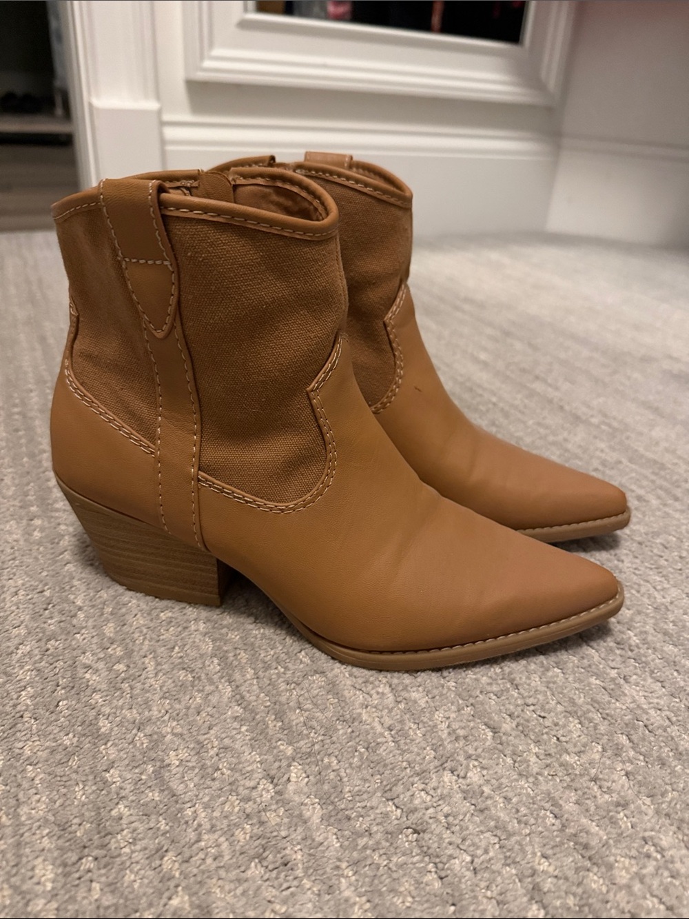 Universal Thread Tan Pointed-Toe Western Ankle Booties